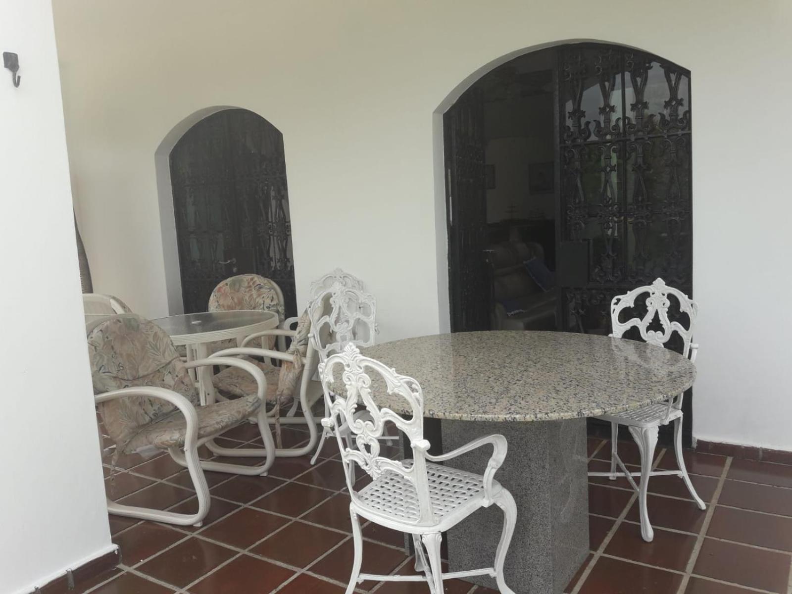 Casa Em Fechado No Casa de férias *